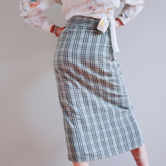 ZARA Ruched Tie Front Plaid Skirt - Picture 3 of 10